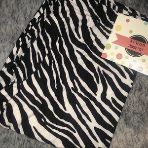 Classic Woman Accessories - Zebra Print Leggings Classic Woman Accessories - Zebra Print Leggings